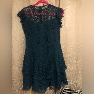 New with tags Lini Monica Dress color is Emerald size Medium